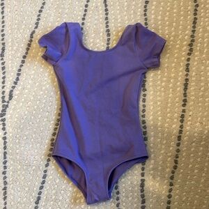 Bloch, short sleeve round neck leotard in lavender, size 4-6